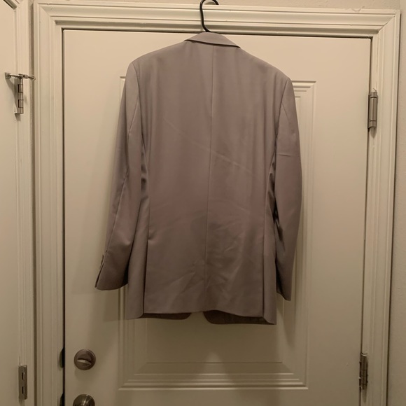 Calvin Klein light grey suit 38R - Picture 2 of 4